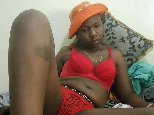 Blackdoll1 webcam