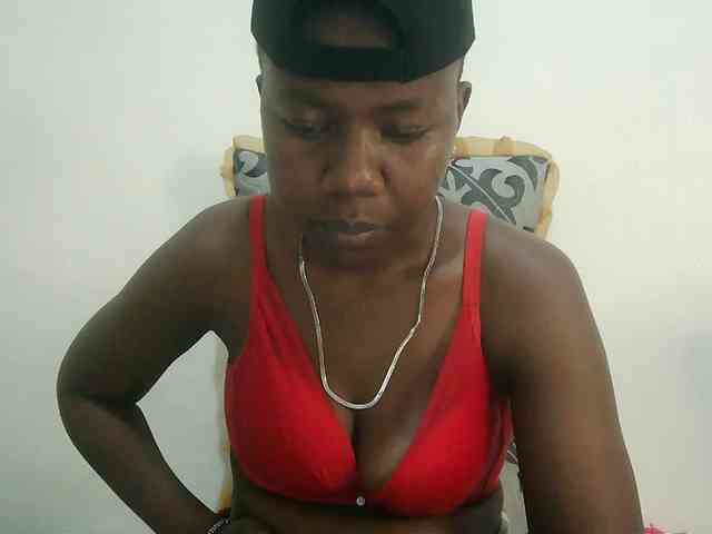 Blackdoll1 webcam
