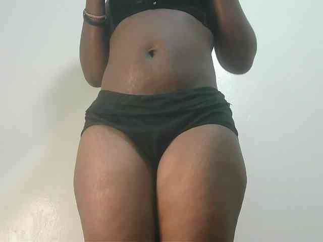 Blackdoll1 webcam