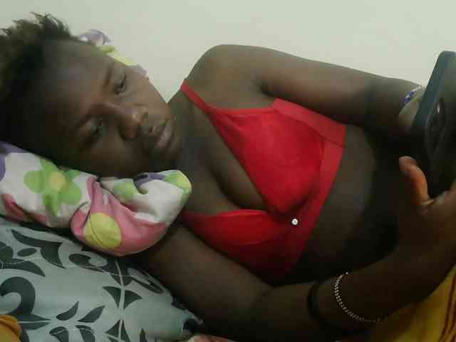 Blackdoll1 webcam
