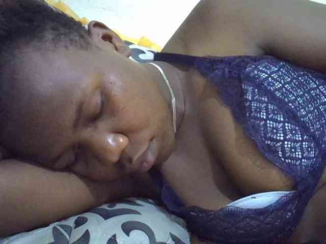Blackdoll1 webcam