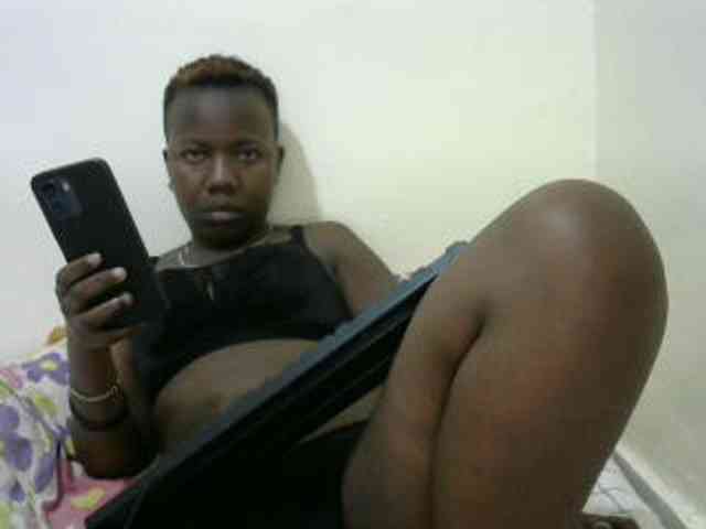Blackdoll1 webcam