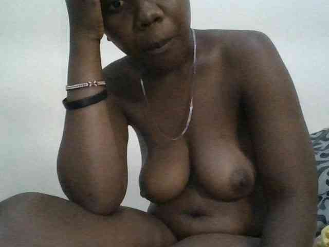 Blackdoll1 webcam