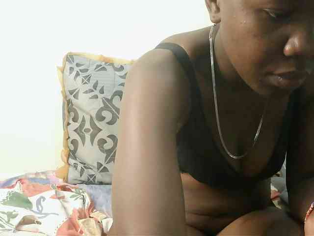 Blackdoll1 webcam