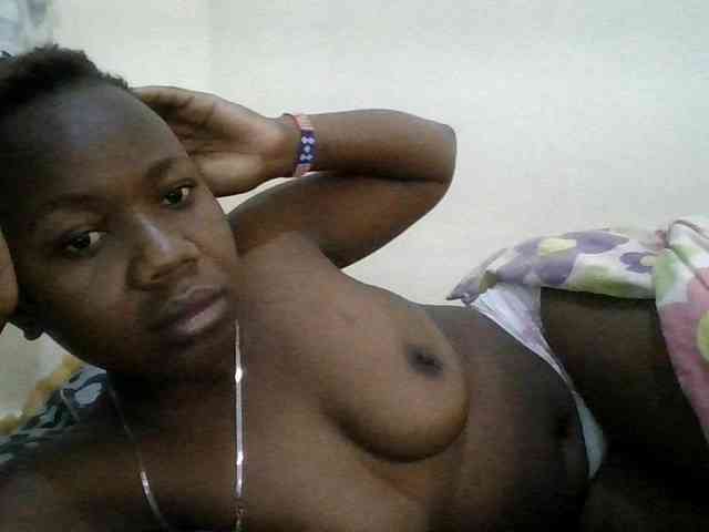 Blackdoll1 webcam