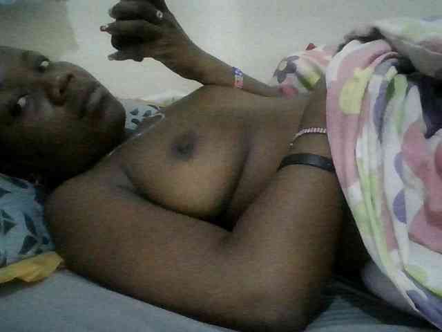 Blackdoll1 webcam