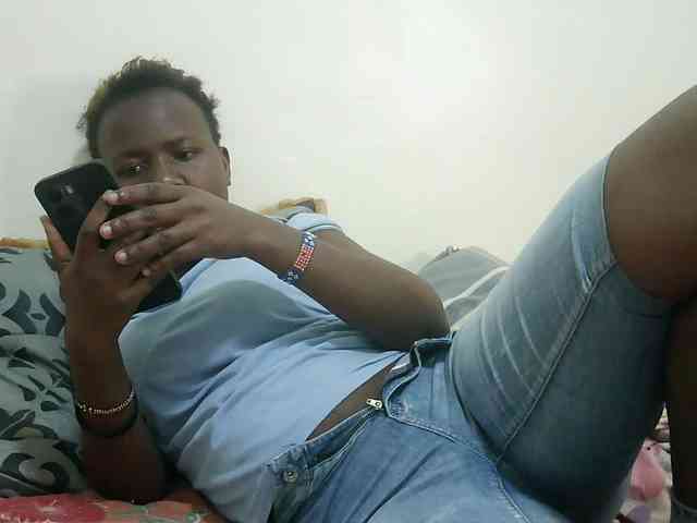 Blackdoll1 webcam
