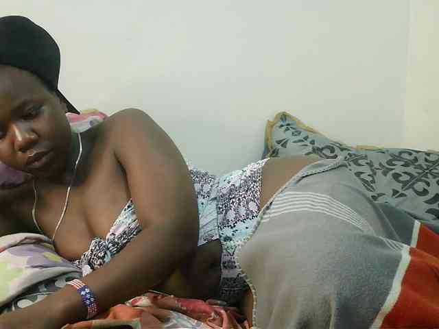 Blackdoll1 webcam