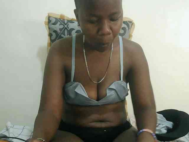 Blackdoll1 webcam