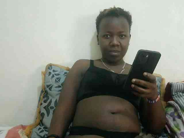 Blackdoll1 webcam