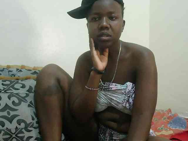 Blackdoll1 webcam