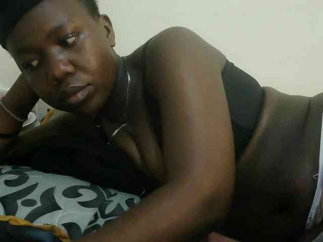 Blackdoll1 webcam