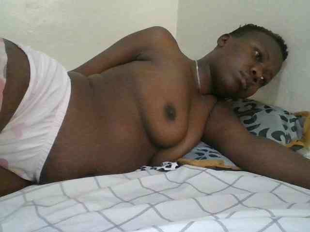Blackdoll1 webcam