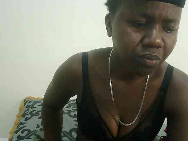 Blackdoll1 webcam