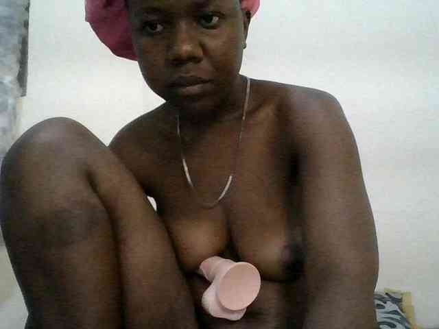Blackdoll1 webcam