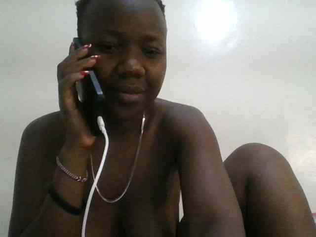 Blackdoll1 webcam
