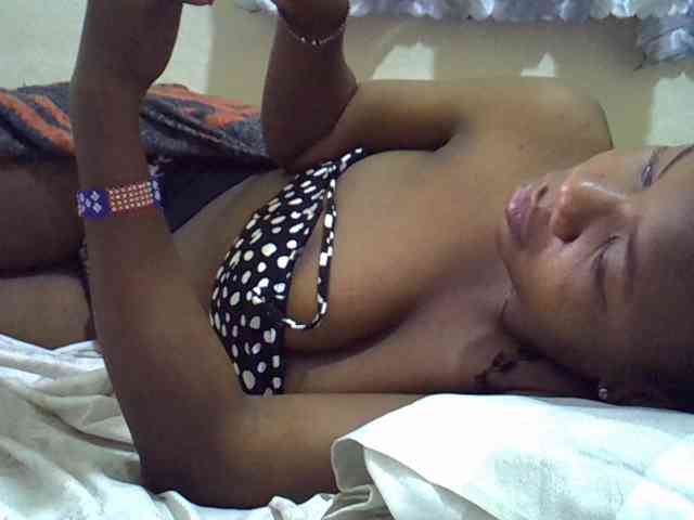 Blackdoll1 webcam