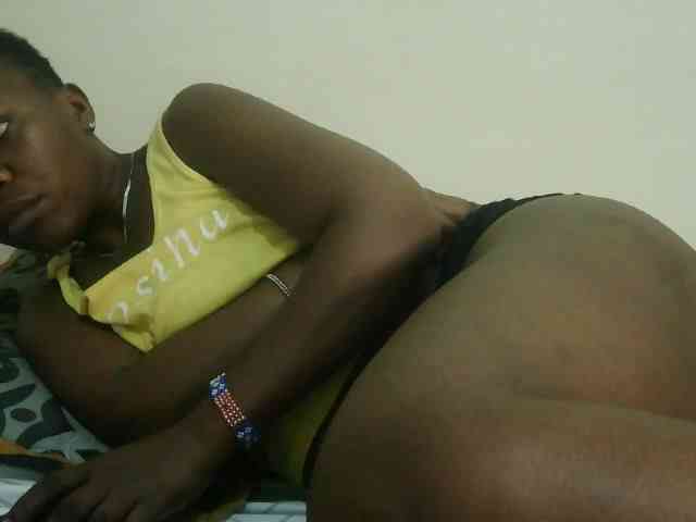 Blackdoll1 webcam