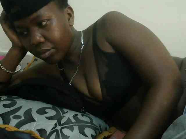 Blackdoll1 webcam
