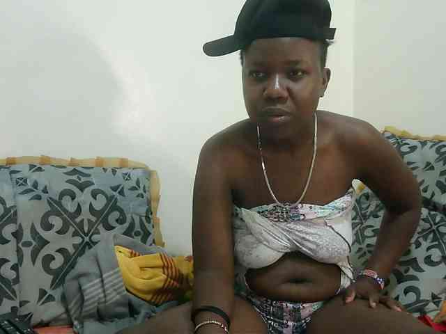Blackdoll1 webcam
