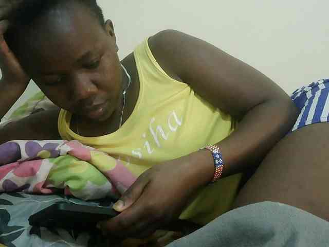 Blackdoll1 webcam
