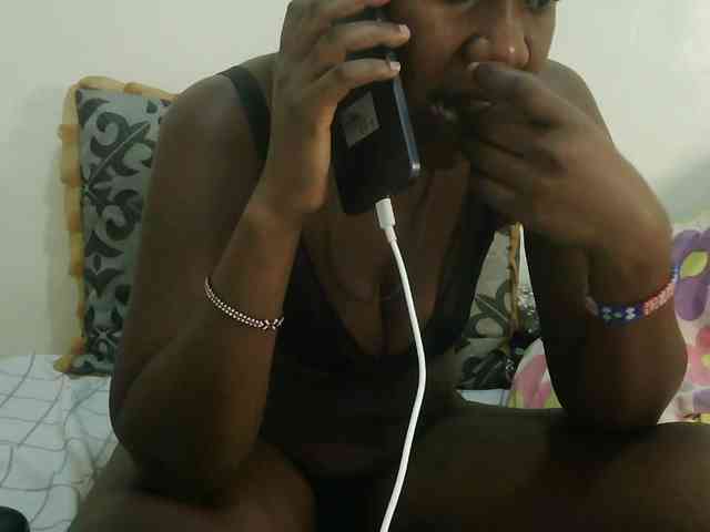 Blackdoll1 webcam