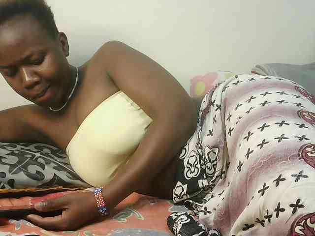 Blackdoll1 webcam