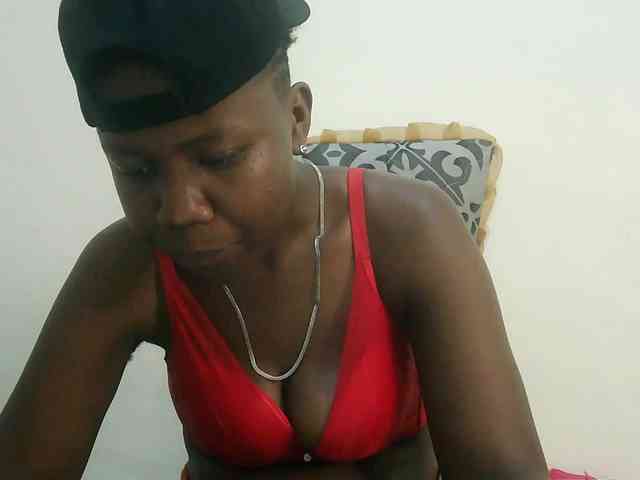 Blackdoll1 webcam