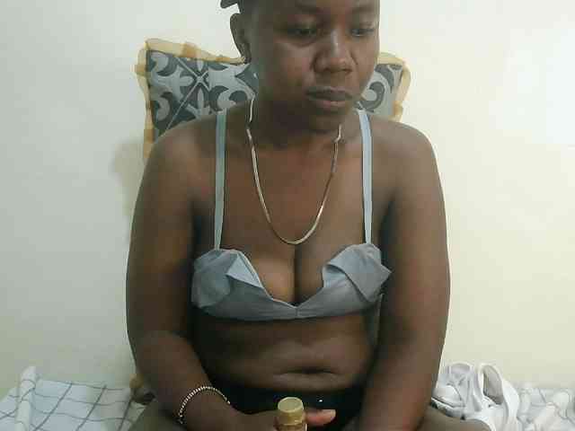Blackdoll1 webcam