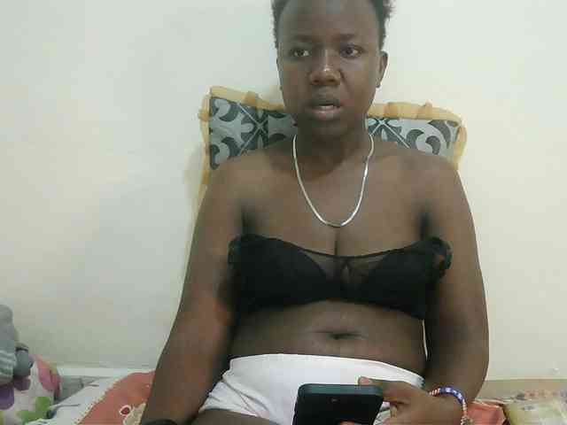Blackdoll1 webcam