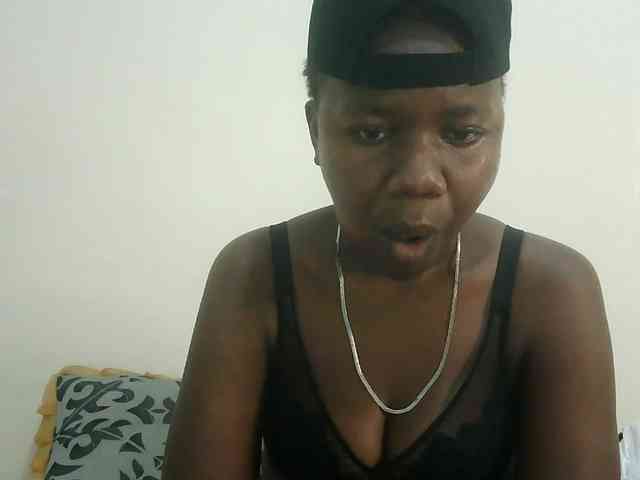Blackdoll1 webcam