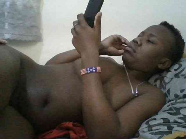 Blackdoll1 webcam