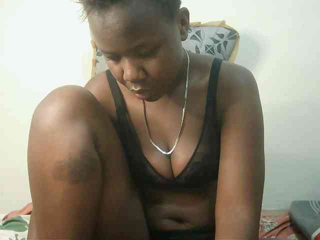 Blackdoll1 webcam