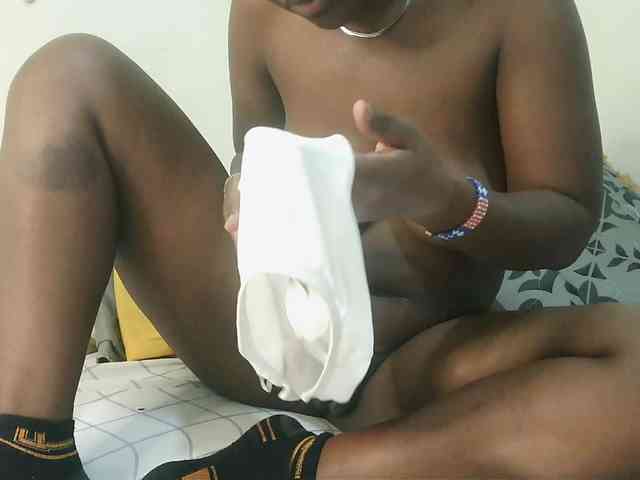 Blackdoll1 webcam