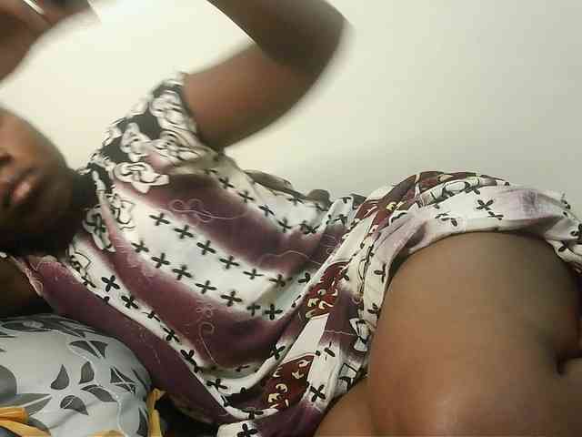Blackdoll1 webcam
