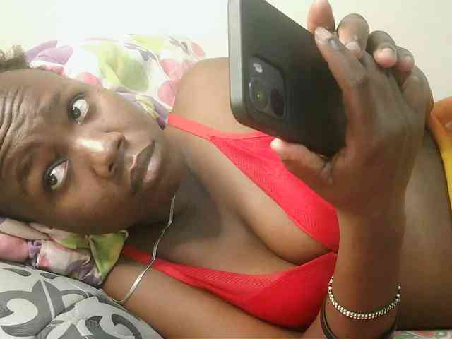 Blackdoll1 webcam