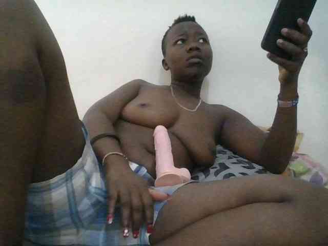 Blackdoll1 webcam
