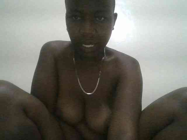 Blackdoll1 webcam