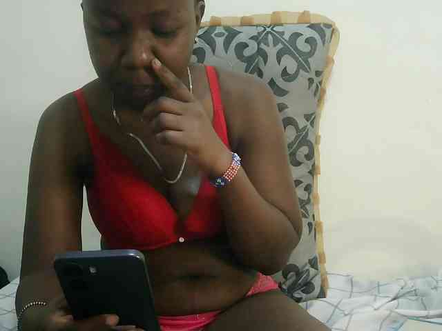 Blackdoll1 webcam