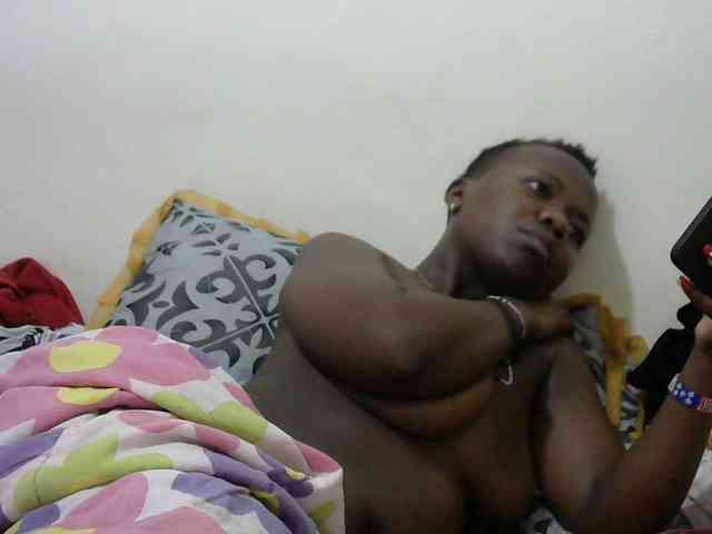 Blackdoll1 webcam