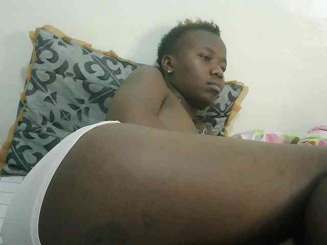 Blackdoll1 webcam