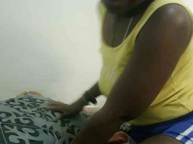 Blackdoll1 webcam