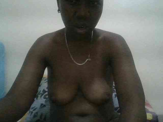 Blackdoll1 webcam