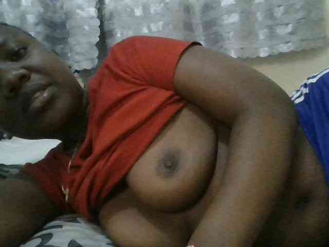 Blackdoll1 webcam