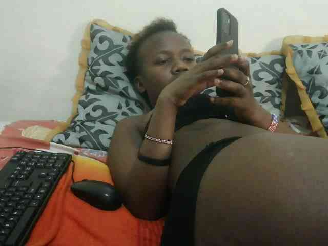 Blackdoll1 webcam