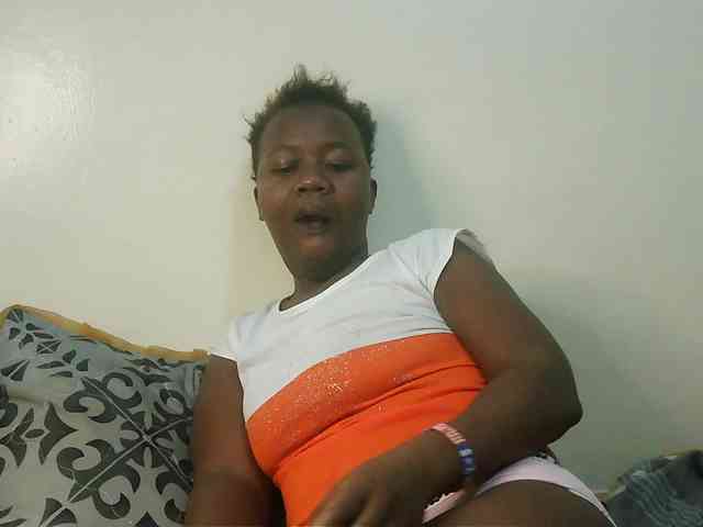 Blackdoll1 webcam