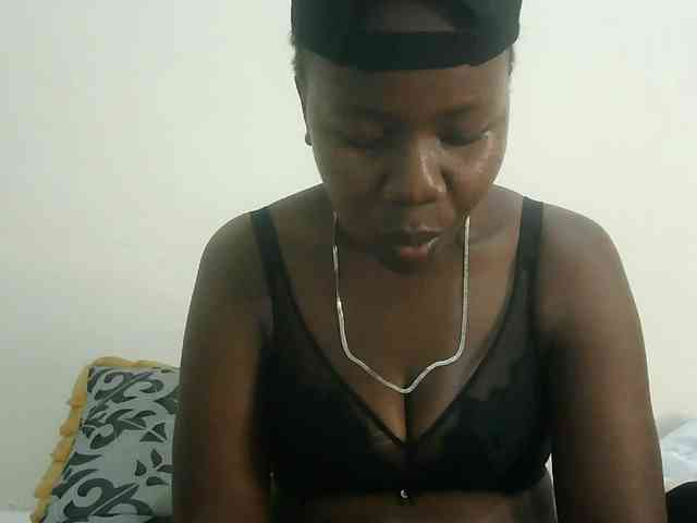 Blackdoll1 webcam