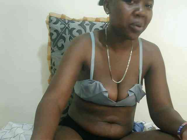 Blackdoll1 webcam
