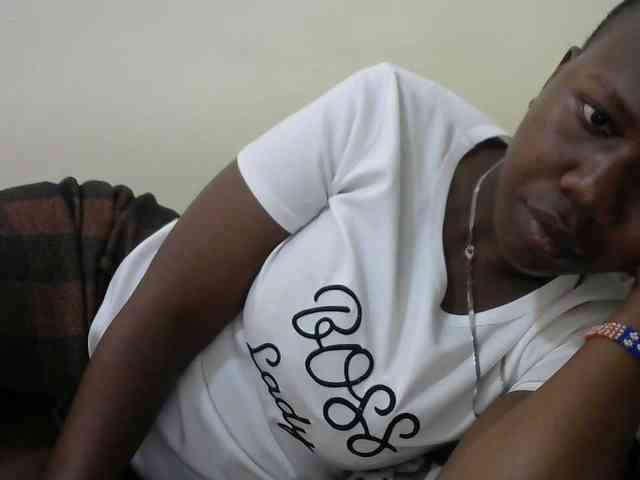 Blackdoll1 webcam
