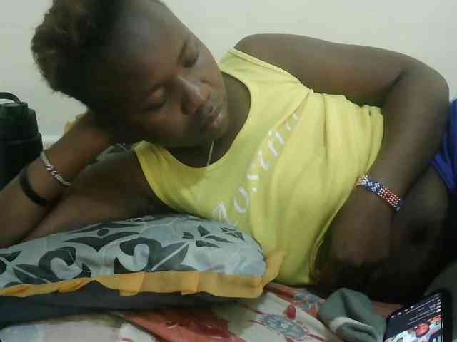 Blackdoll1 webcam